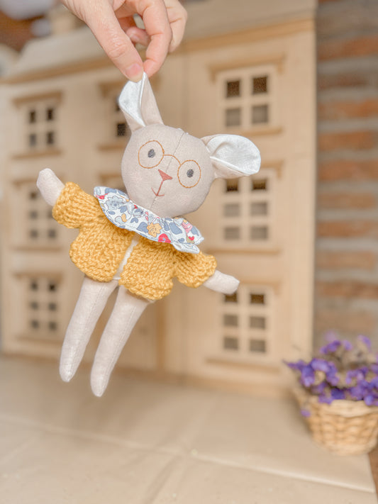 A. Muñequín gafitas